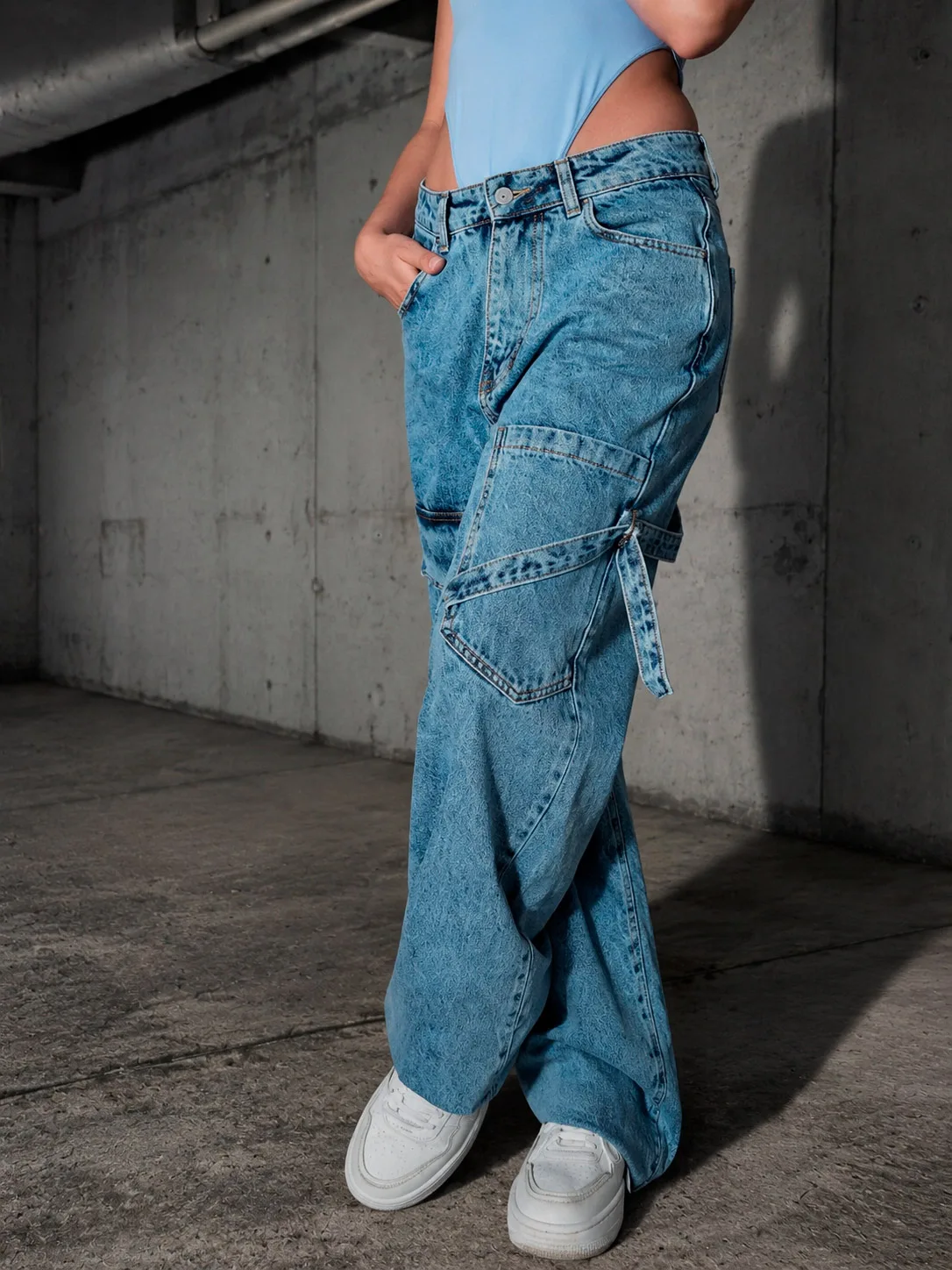 Jean ancho azul claro para mujer